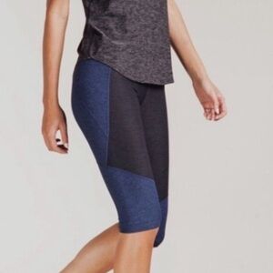 Outdoor Voices Tech Sweat Two Tone Knee Cap Leggings‎ Baltic Night Size Small